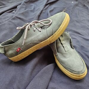 Oliberte Perforated Green Nubuck Suede Athletic Sneaker Mens Size 11